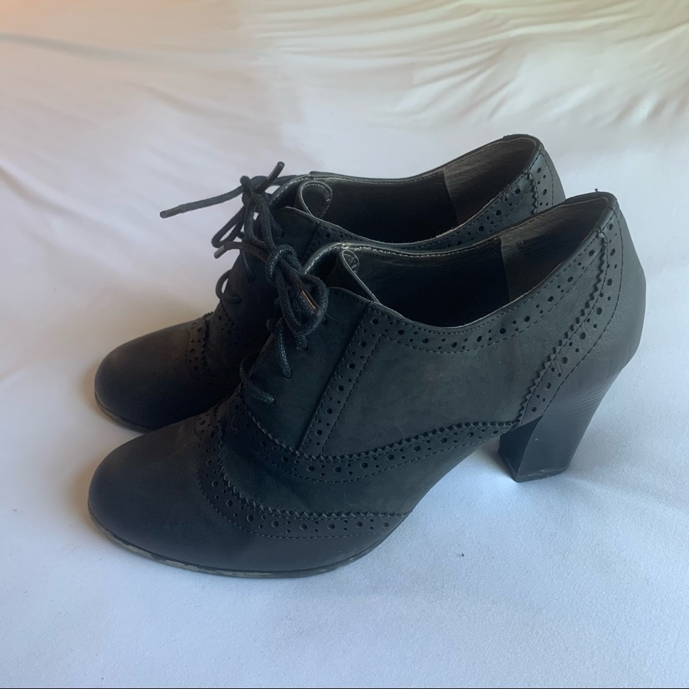 Rialto Black Closed Toe Heels 9.5 Booties